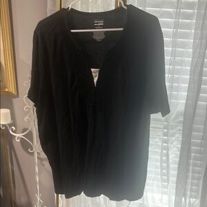 Basic Editions Black Blouse with Short Sleeves